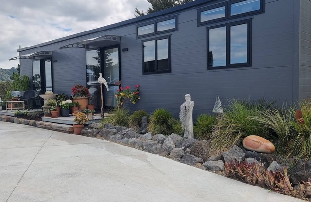 Matakana Puri Retreat. Cozy and comfortable pet friendly accommodation.