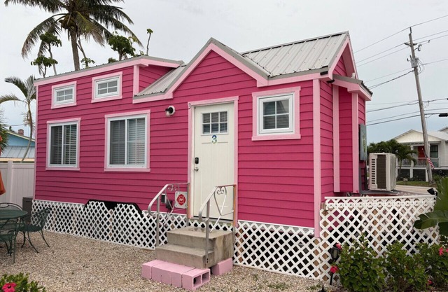 Matlacha Tiny Village - Flamingo