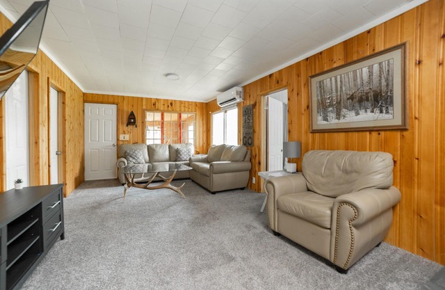 Matlock Dunnotar Area Pet Friendly 3 Bed Cottage Across the Road From the Lake