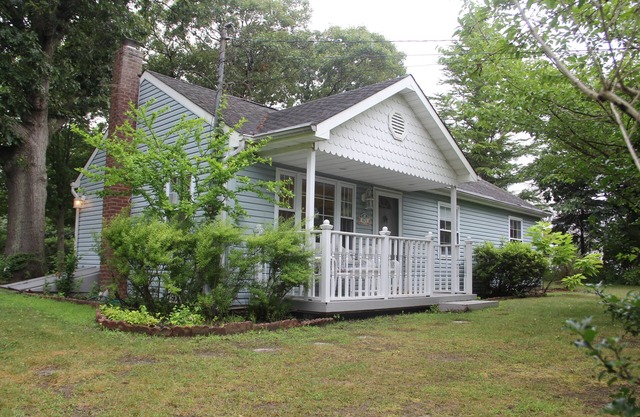 Mattituck Cottage By The Sound In The Center Of North Fork Wine Country