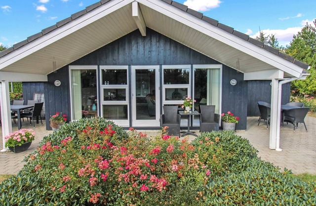 "Maureen" - 10.5km from the sea by Interhome