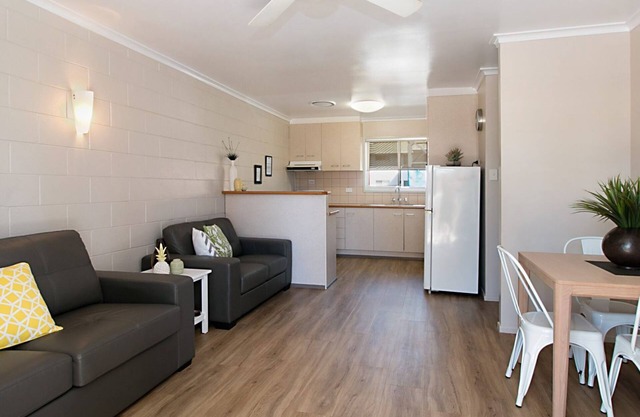 Mavic Court Unit 4 Only 200m to Rainbow Bay Beach in Coolangatta