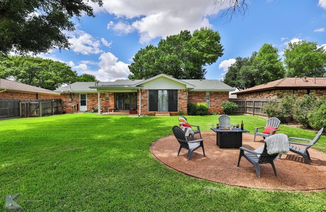 Maxine's Place- A Wonderful Family Legacy