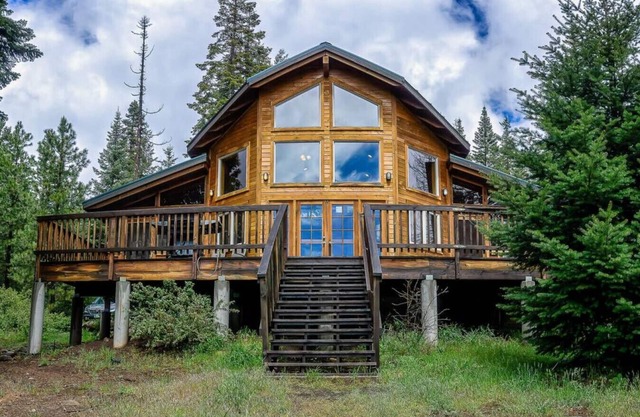 Mayfield Gardens Cabin w/Jacuzzi and Wood Stove at Green Springs Inn
