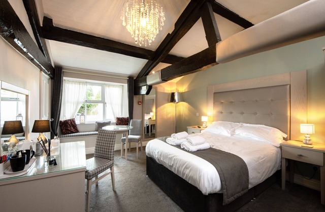 Maypole Inn