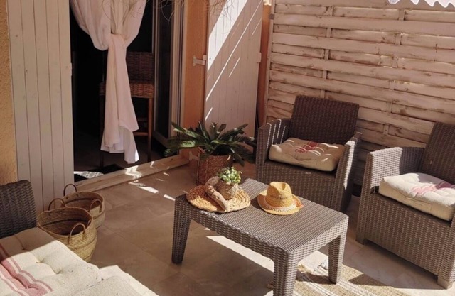 Mazet 35m2+garden+climate+pool+parking+private domain+tennis