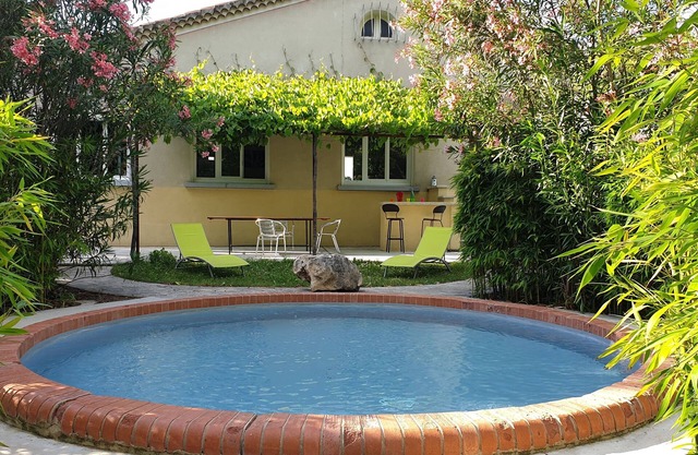 Mazet des Farfadets : Country house with swimming pool
