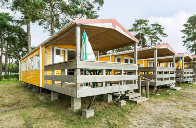 MB Beach Cottage - Two Bedroom Resort, Sleeps 4
