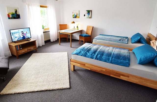 MB02 Holiday apartment in Meerbusch with a large eat-in kitchen, free parking and W-LAN