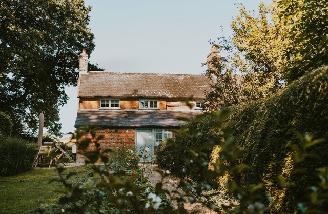 Meadow Cottage - Three Bedroom Villa, Sleeps 6