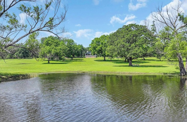 Meadow Lodge - 78 Acres & Lake @ Road Runner Ranch