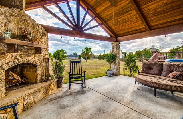 Meadow Retreat- Country feel with city conveniences