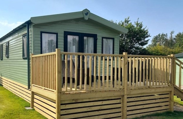 Meadow View holiday home with amazing views