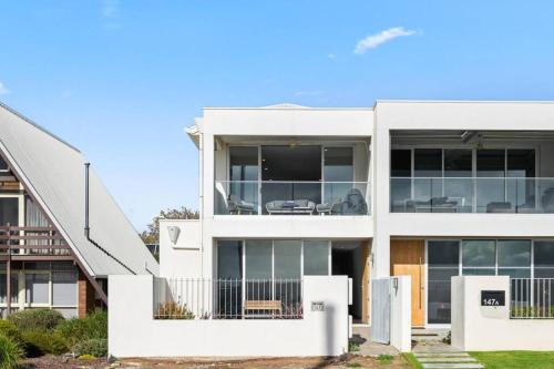 Meander - Port Noarlunga South - C21 SouthCoast Holidays