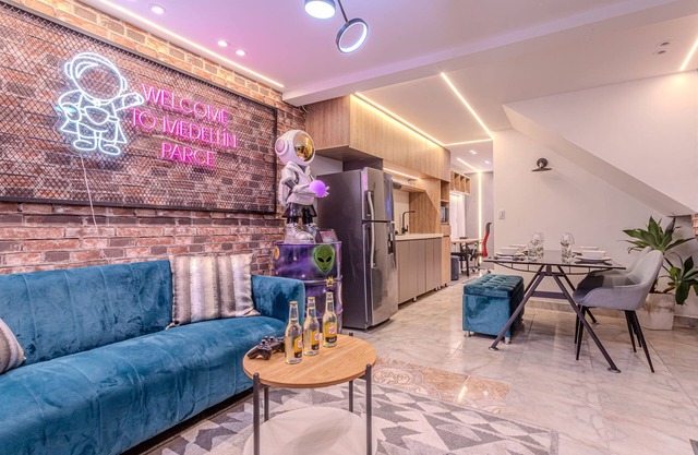 Medellin Trendy Influencer ArtPop Colors Apartment Unique in the area