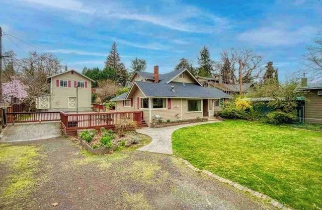 Medford Home and 2 Condos with Pool