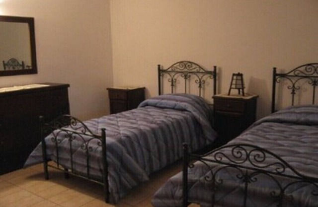 Medio 2 apartment in complex with ample parking 15min from the sea