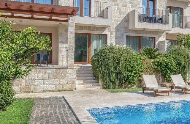 Mediterranean style luxury villa - 3min from the beach