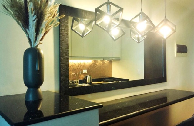 Megaworld Furnished Studio Near FestiveWalk Mall/Marriott/Convention Center