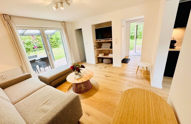"Mein Lieblingsplatz" - Modern, bright vacation apartment with large garden