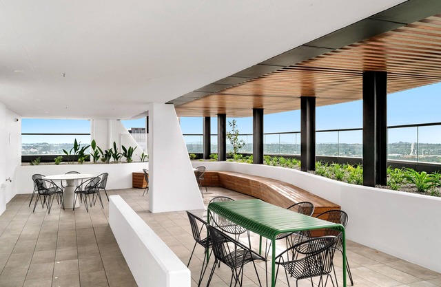 MEL503 Chic 1BR1B walk to Box Hill central