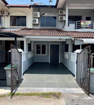 Melaka K-Laksamana area N5 3BR-10pax-Wifi