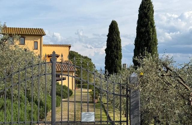 MELARANCIO HOME in the Tuscan countryside a few kilometers from Florence