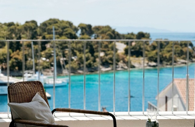 MELBA Split - Island Šolta - All year sea view Boutique STUDIO 2.2 Castle View
