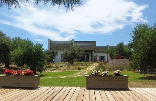 Meli Seaside Villas