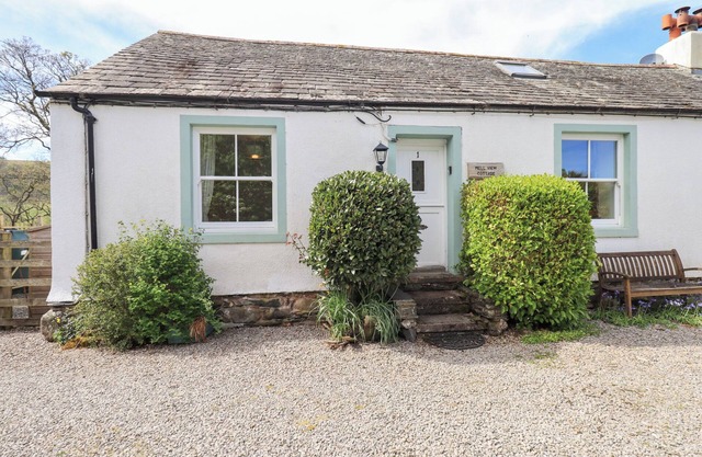 MELL VIEW COTTAGE, family friendly, with open fire in Pooley Bridge