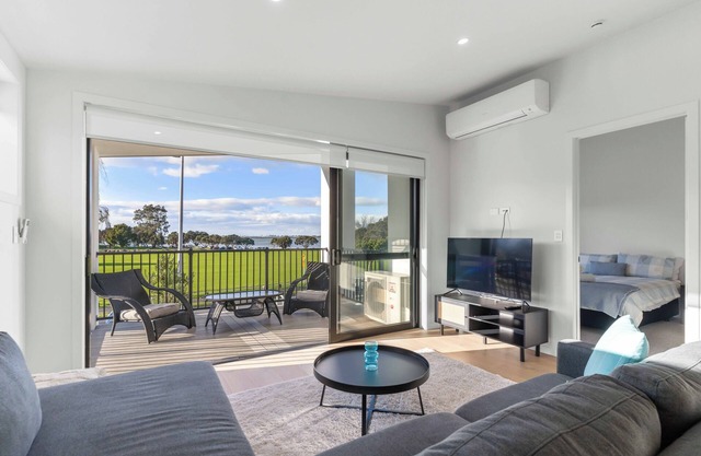Memorial View - Tauranga Holiday Home