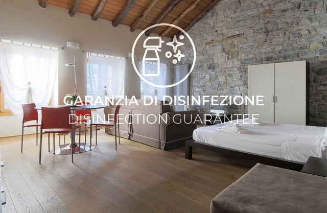 Menaggio - Studio Apartment, Sleeps 5