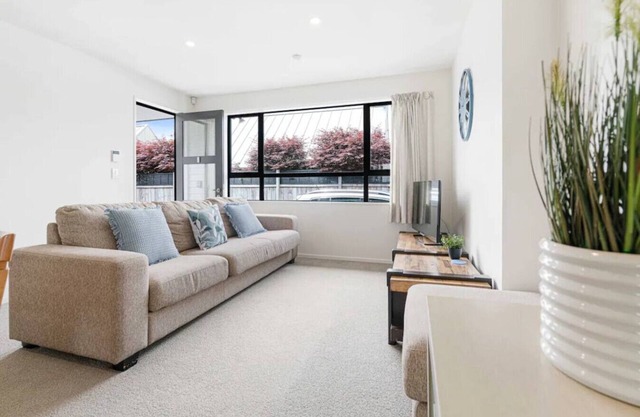Merivale comfy 2 beds with free parking