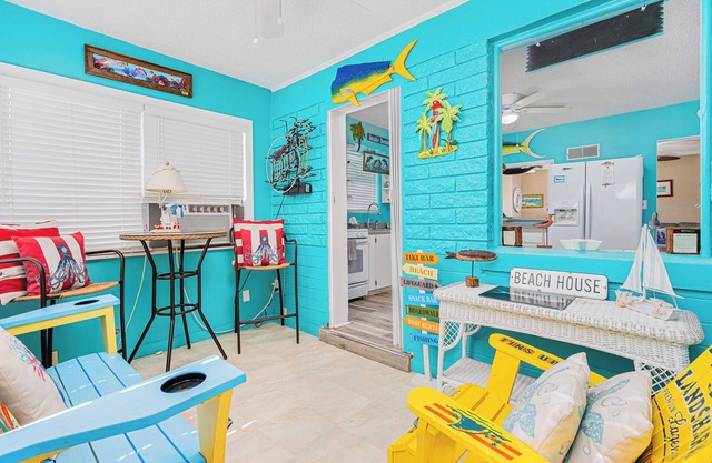 Mermaid Manor - Only 1 Bldg from A1A! - 3BR/3BA