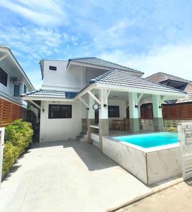 Merry house บ้านพักริมหาดบางแสน