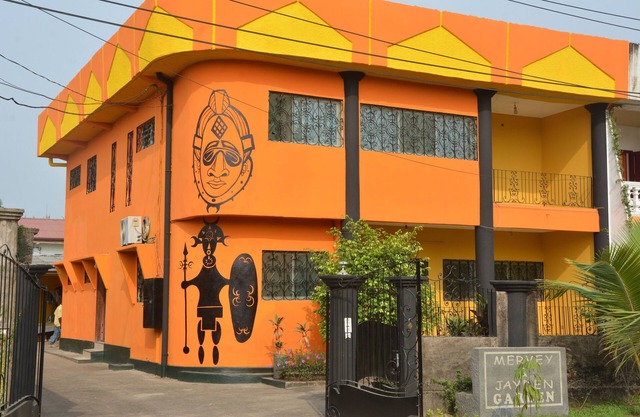 "Mervey & Jayden Garden: Villa and Apartments