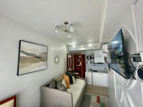 Mesavirre Bacolod - Elegantly Furnished 1BDM with Balcony