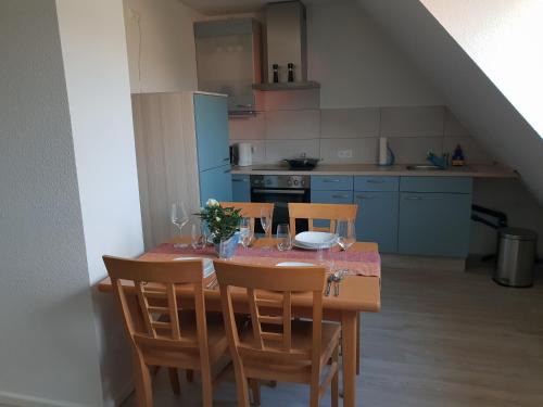 MESSE CGN-DUS Studio-Wohnung für 2-4; Zumietung bis 8 Personen möglich