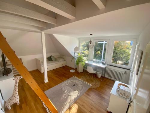 (Messe)Zimmer mit Bad und Ankleideraum + Parkplatz