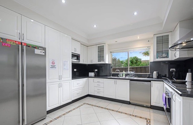 MetaWise Parramatta Cozy Room with Ensuite WIFI
