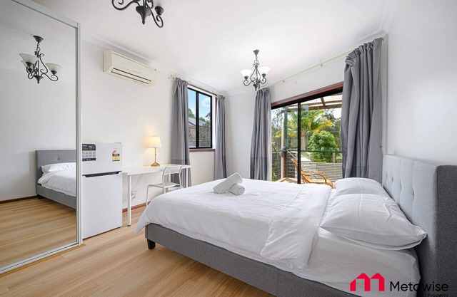 MetaWise Parramatta Cozy Room w Private Bathroom