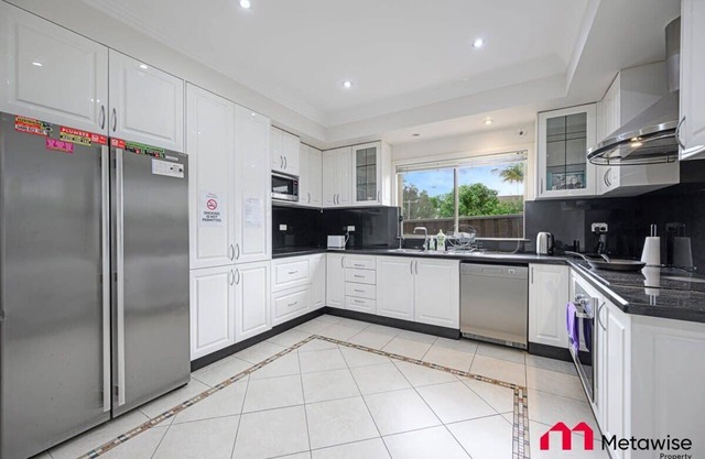 MetaWise Parramatta Cozy Room Share Bathroom WiFi