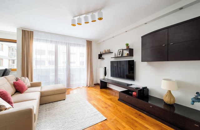 Metro Wilanowska Cosy Apartment