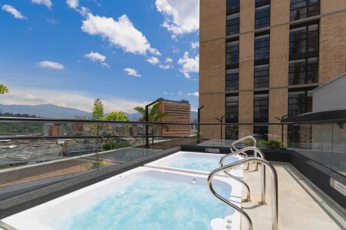 Metropolitan Living by HOUSY