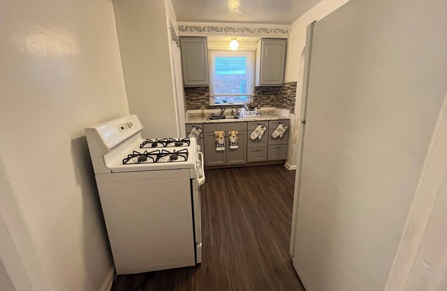 Mettetal 420 friendly Cozy 3 bedroom 4 bed house in Detroit with WiFi, AC
