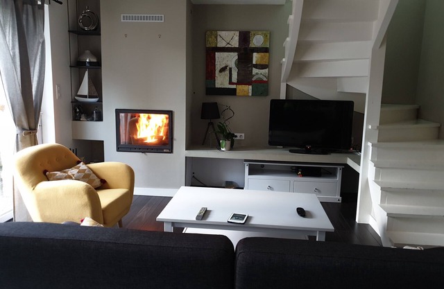 Meublé de tourisme 3*, terrace 20m2, near shops, port, beach, GR34