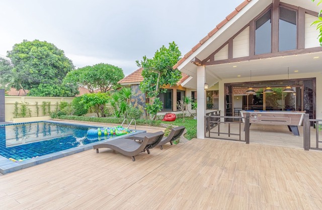 Mew pool villa 3. Luxury resort style. 5min to chill shopping center.