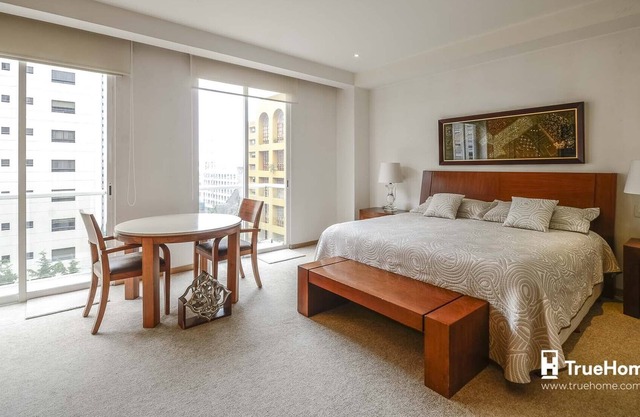 Mexican Style 3 Bedroom Luxury Apartment in Santa Fe / Bosques de Las Lomas