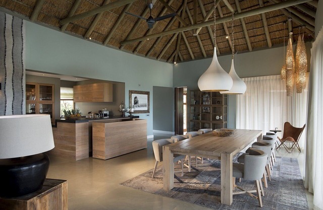Mhondoro Game Lodge Villa