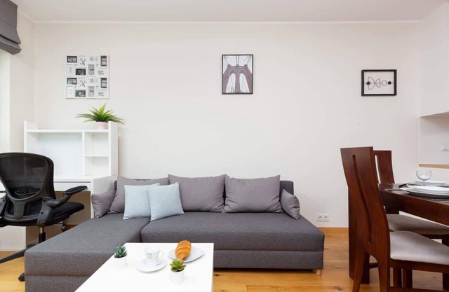 Międzyborska 10B | Bright Apartment | Balcony